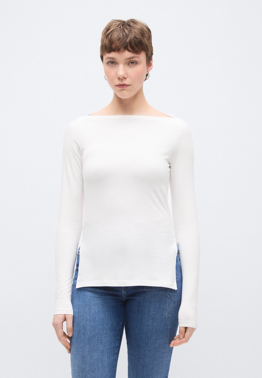 Топ ONLY Tall ONLKISS BOATNECK, White
Топ ONLY Tall ONLKISS BOATNECK, White