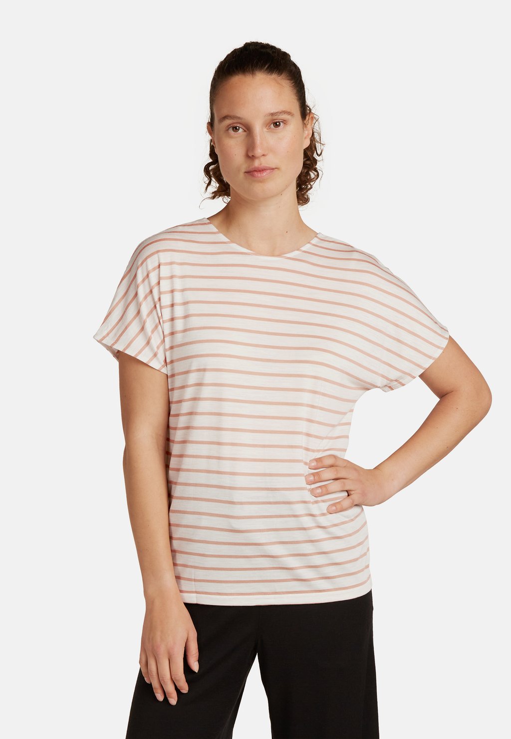 Футболка с принтом icebreaker, бежевый
Футболка с принтом icebreaker, бежевый