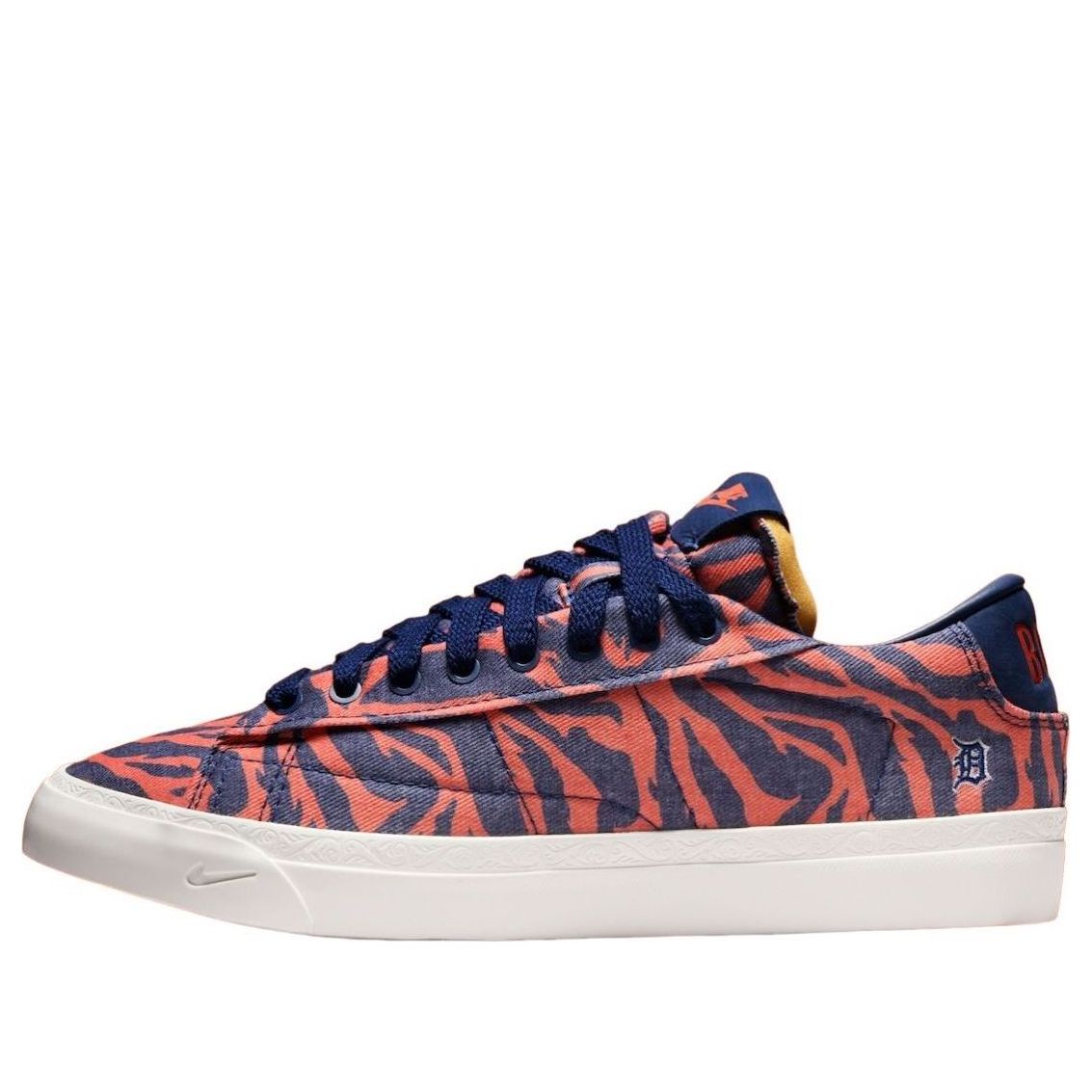 Nike x Devin Booker Blazer Low 'Safety Orange'
Nike x Devin Booker Blazer Low 'Safety Orange'