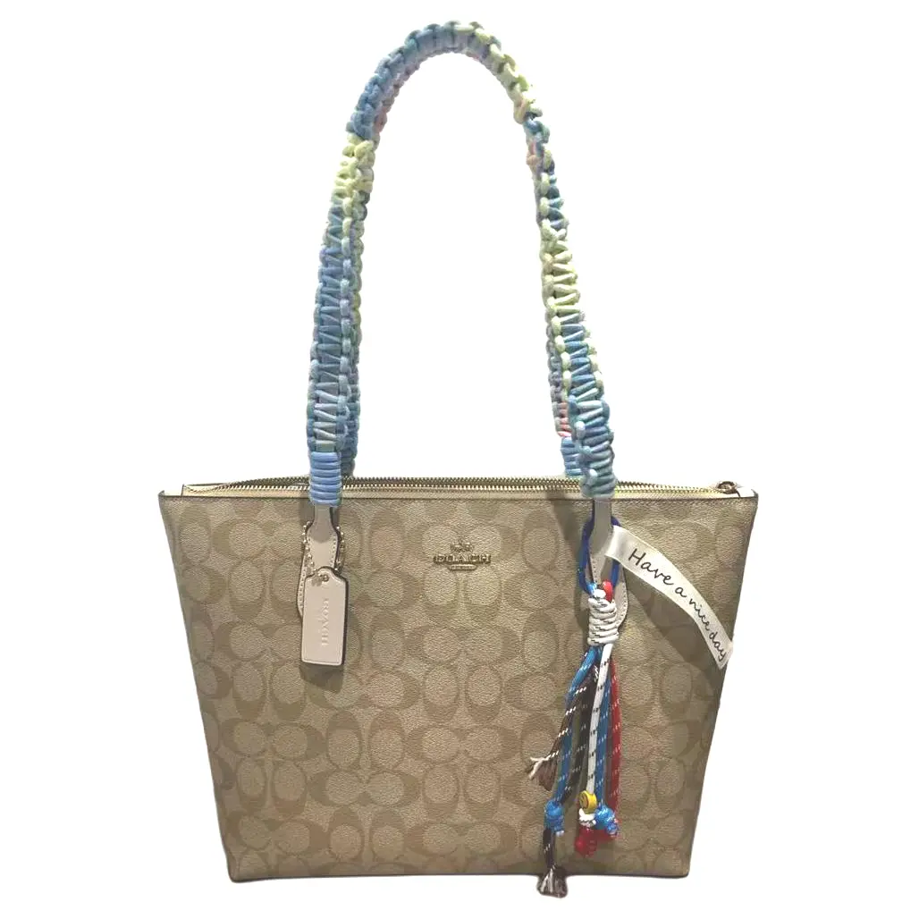 COACH Сумка-шоппер с застежкой-молнией из ПВХ и натуральной кожи, White & Brown Monogram
COACH Сумка-шоппер с застежкой-молнией из ПВХ и натуральной кожи, White & Brown Monogram