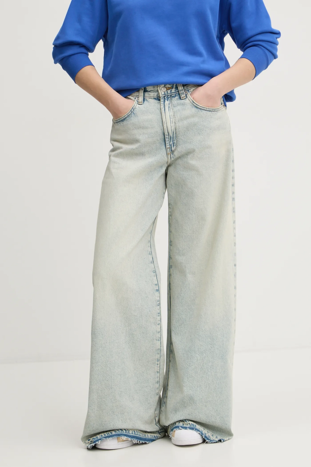 Джинсы Tommy Jeans, бирюзовый
Джинсы Tommy Jeans, бирюзовый