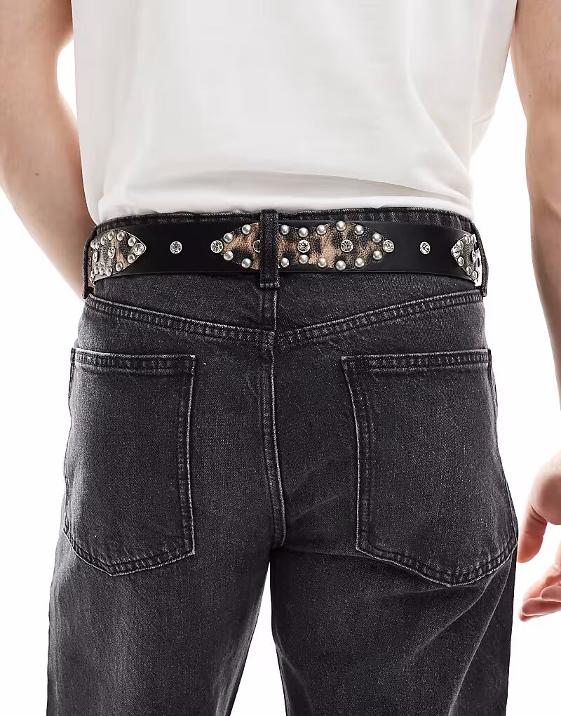 Ремень ASOS DESIGN в стиле вестерн из черной искусственной кожи с леопардовым принтом и заклепками
Ремень ASOS DESIGN в стиле вестерн из черной искусственной кожи с леопардовым принтом и заклепками