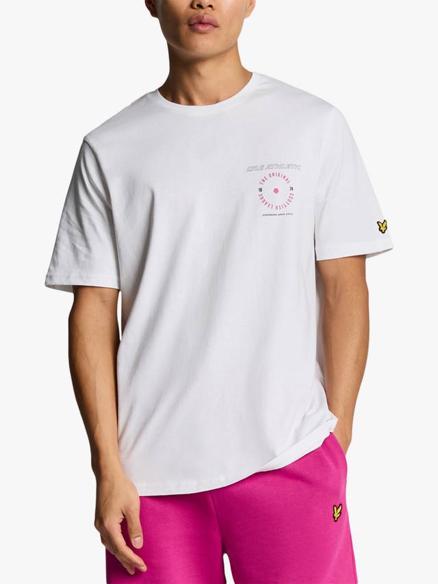 Хлопчатобумажная спортивная футболка с графическим рисунком обычного покроя Lyle & Scott, цвет White/Fuchsia
Хлопчатобумажная спортивная футболка с графическим рисунком обычного покроя Lyle & Scott, цвет White/Fuchsia