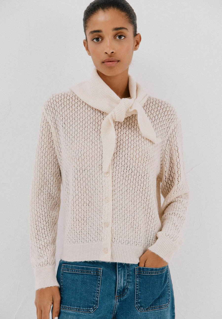 Кардиган Cortefiel Cardigan, Off-White
Кардиган Cortefiel Cardigan, Off-White