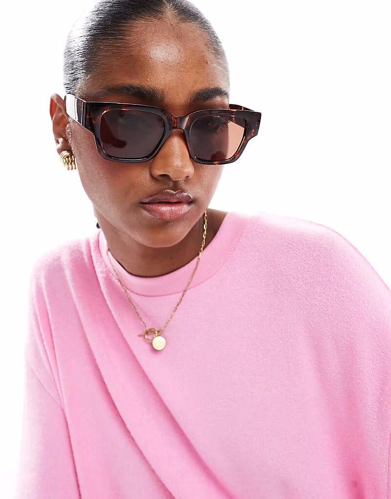 Тонкие квадратные солнцезащитные очки AJ Morgan в черепаховой оправе
Тонкие квадратные солнцезащитные очки AJ Morgan в черепаховой оправе