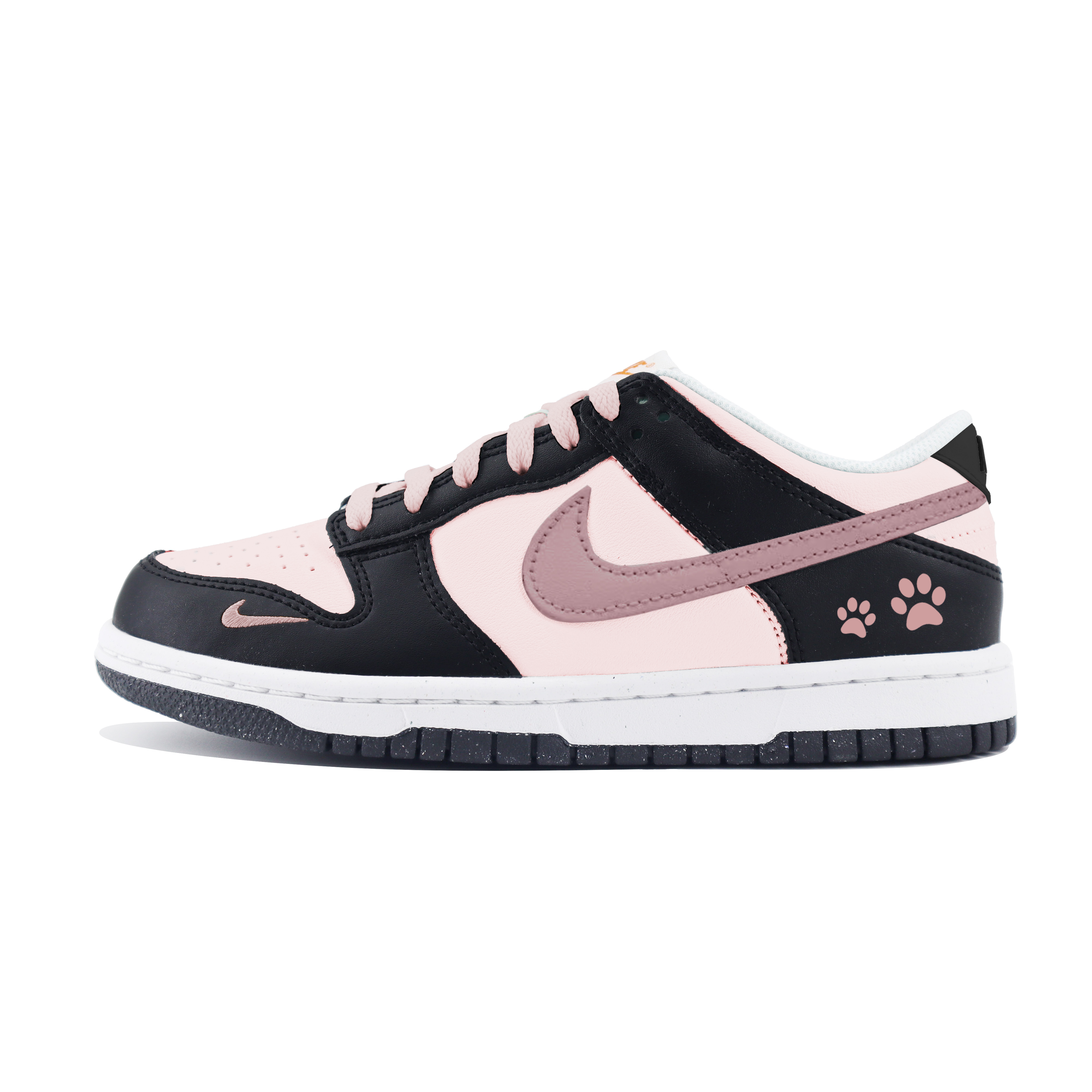 Dunk Small And Large Claws Противоскользящие износостойкие низкие детские кроссовки для скейтбординга для подростков Nike, черный/розовый
Dunk Small And Large Claws Противоскользящие износостойкие низкие детские кроссовки для скейтбординга для подростков Nike, черный/розовый