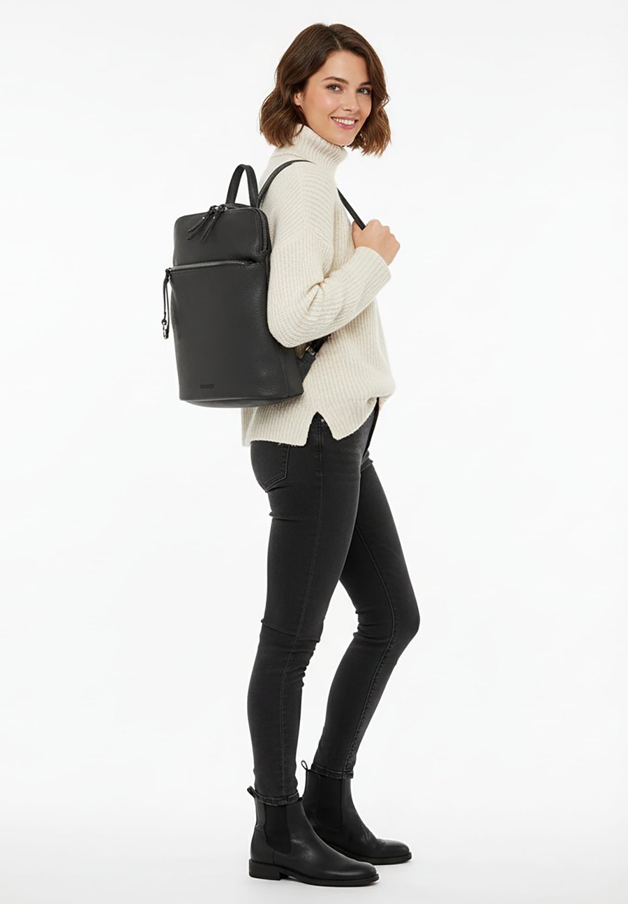 Рюкзак SURI FREY DEBBY, Darkgrey/Dark Grey
Рюкзак SURI FREY DEBBY, Darkgrey/Dark Grey