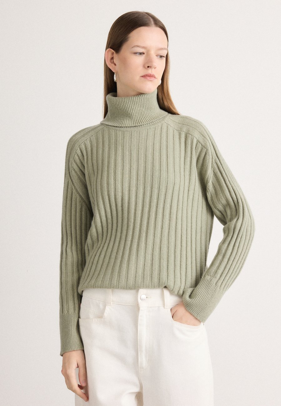 Джемпер GANT TURTLENECK, Faded Sage/Green
Джемпер GANT TURTLENECK, Faded Sage/Green