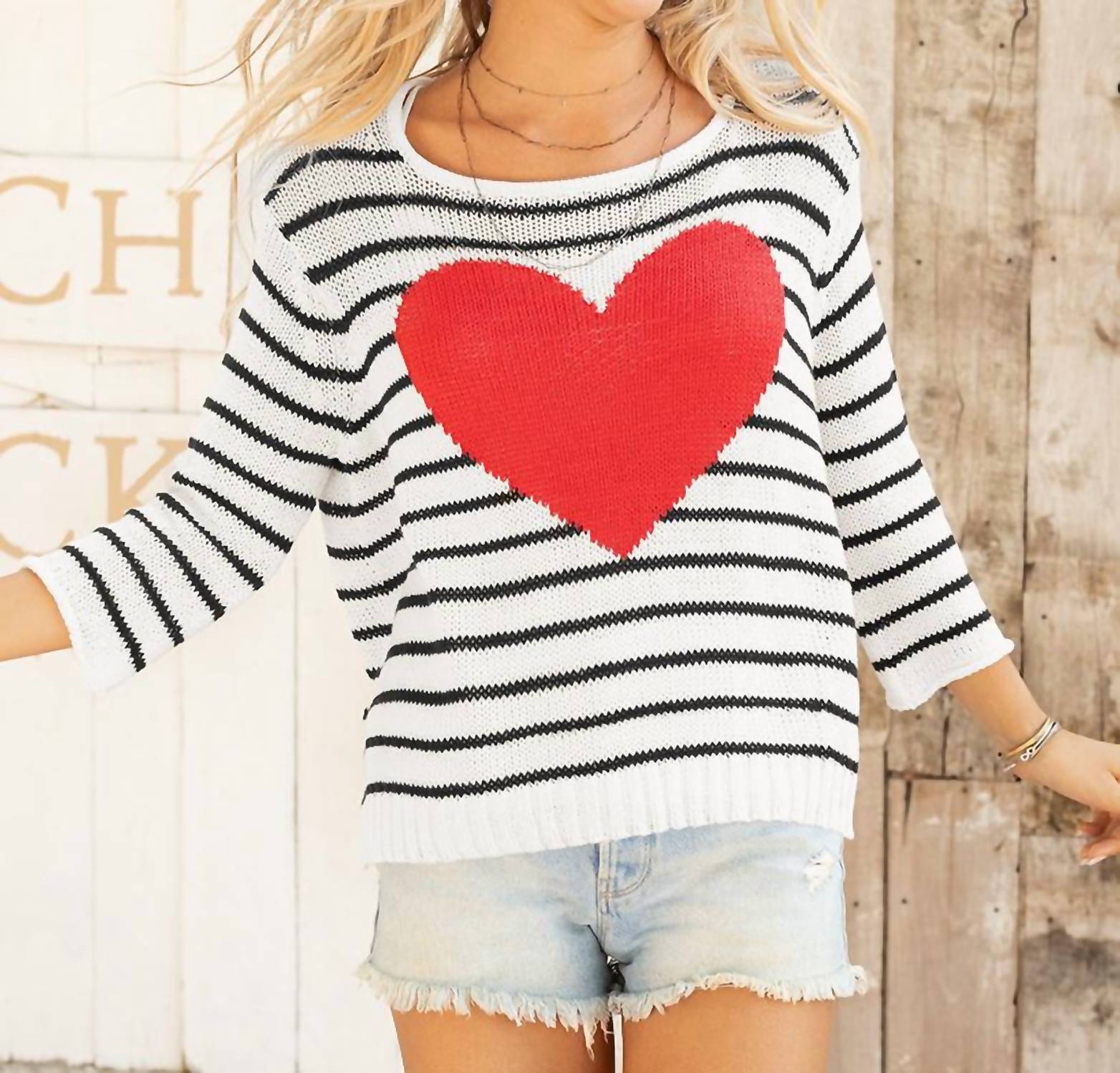 Свитер Amelie Heart в полоску бело-черный Wooden Ships
Свитер Amelie Heart в полоску бело-черный Wooden Ships