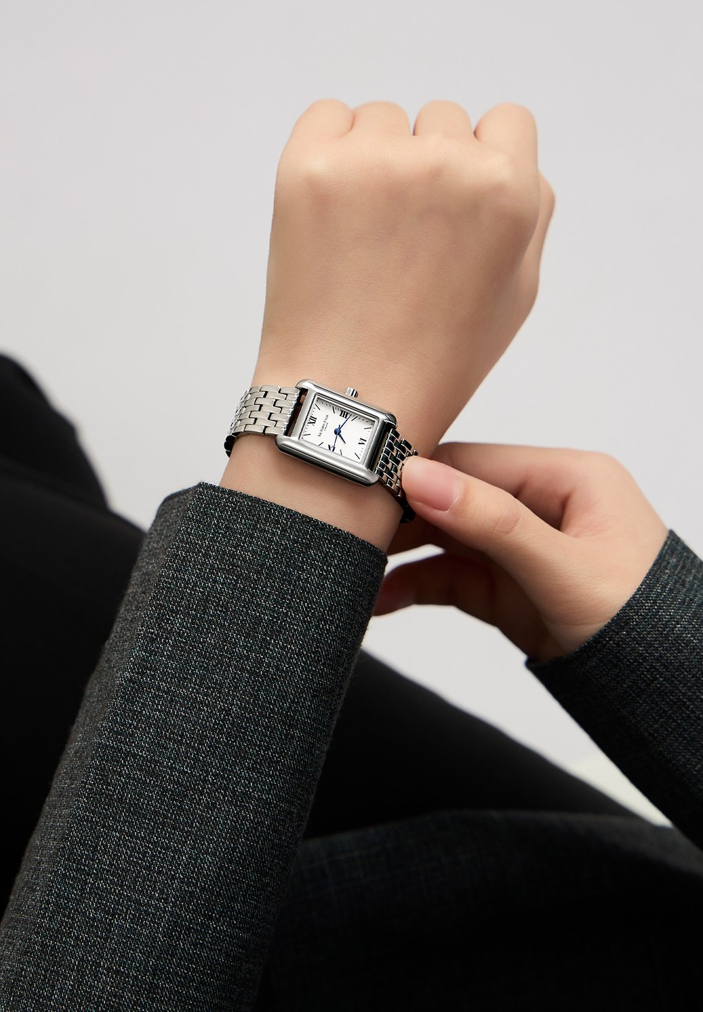 Часы RETRO Victoria Hyde, серебряный
Часы RETRO Victoria Hyde, серебряный