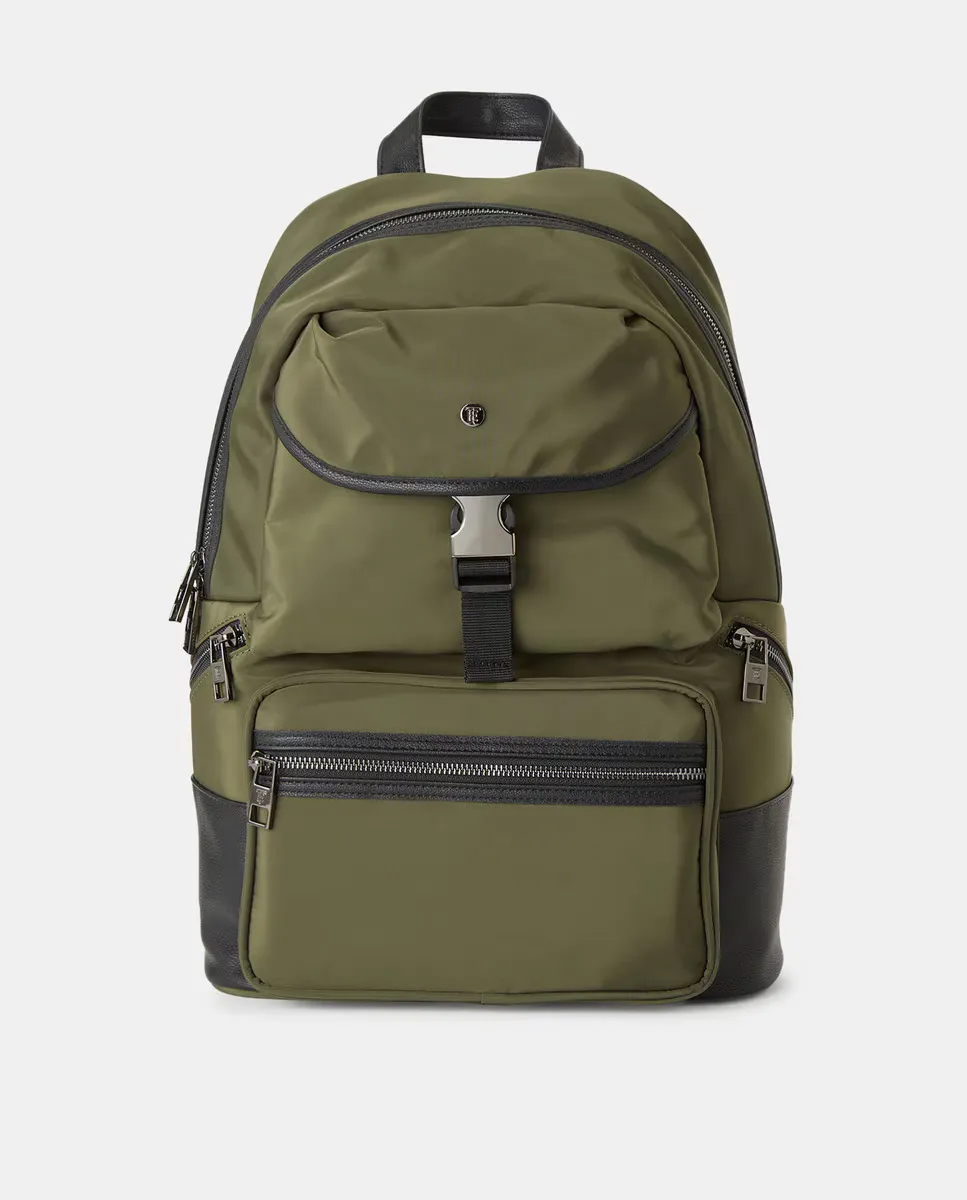 Нейлоновый рюкзак Emidio Tucci, цвет Kaki
Нейлоновый рюкзак Emidio Tucci, цвет Kaki