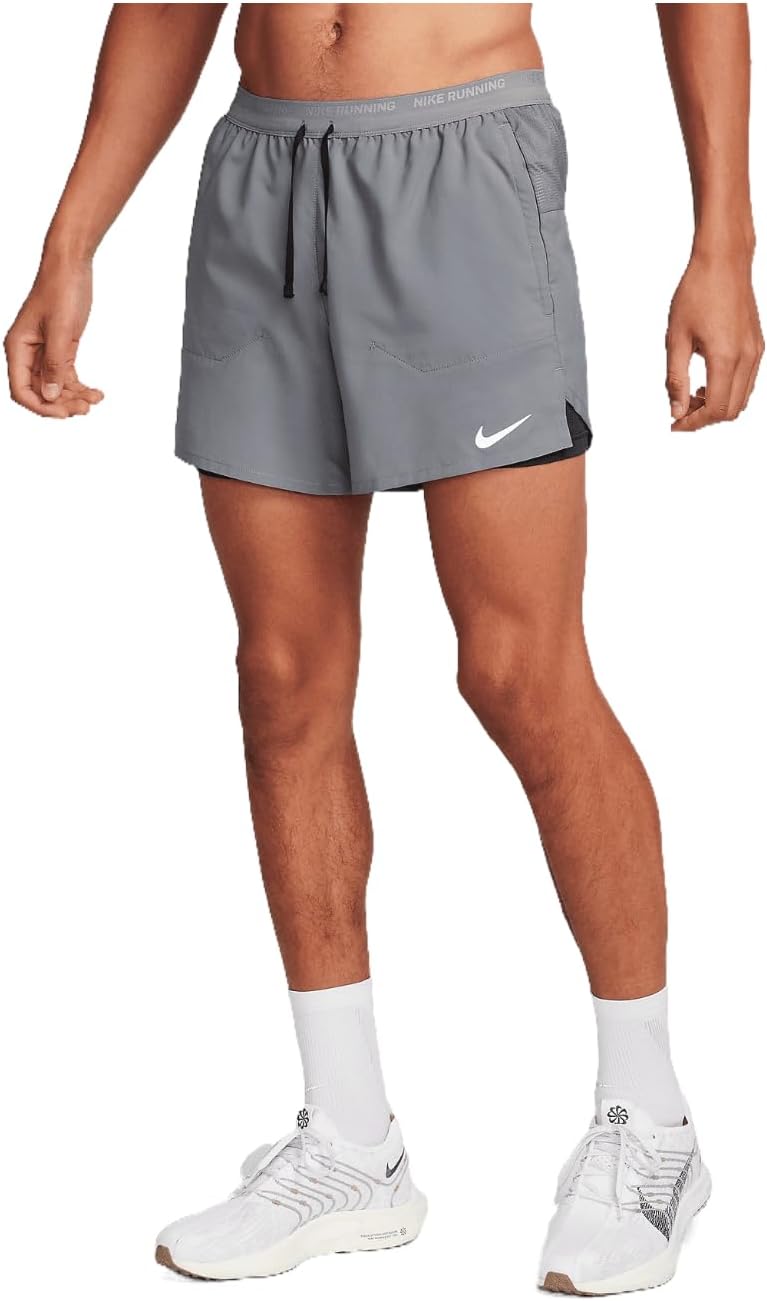 Мужские шорты Nike Dri-fit Stride 2-в-1 длиной 5 дюймов, Smoke Grey/Dark Smoke Grey/Black/Reflective Silver
Мужские шорты Nike Dri-fit Stride 2-в-1 длиной 5 дюймов, Smoke Grey/Dark Smoke Grey/Black/Reflective Silver