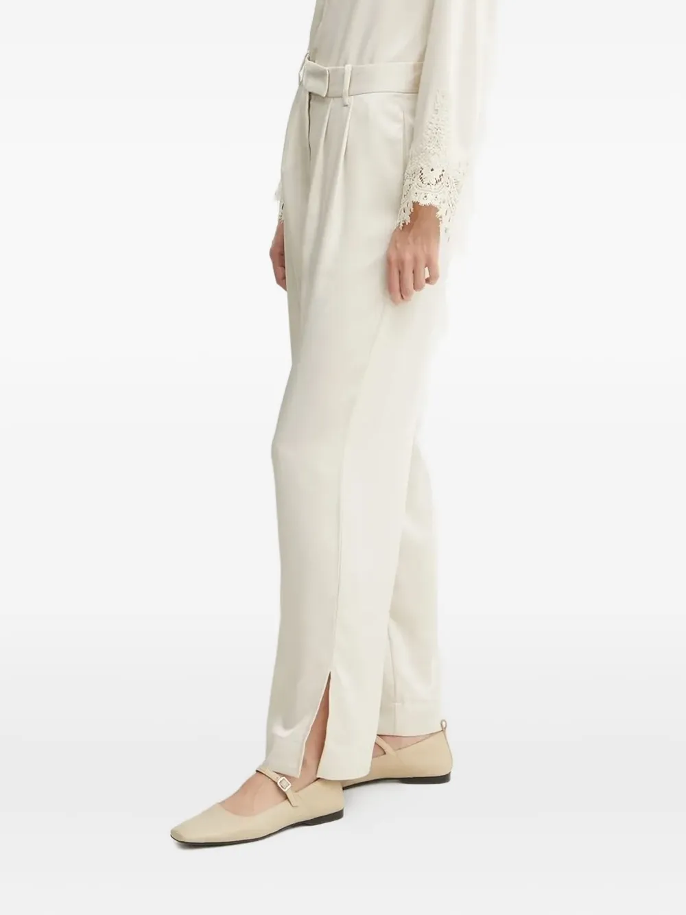 Брюки со складками и разрезами по бокам Bruuns Bazaar, белый
Брюки со складками и разрезами по бокам Bruuns Bazaar, белый