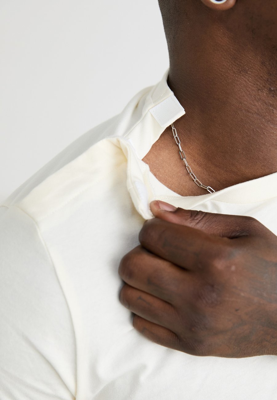 Футболка Pier One ADAPTIVE 3 PACK, Egret/Humus/Mood Indigo/Off-White, Белый, Футболка Pier One ADAPTIVE 3 PACK, Egret/Humus/Mood Indigo/Off-White
Футболка Pier One ADAPTIVE 3 PACK, Egret/Humus/Mood Indigo/Off-White, Белый, Футболка Pier One ADAPTIVE 3 PACK, Egret/Humus/Mood Indigo/Off-White