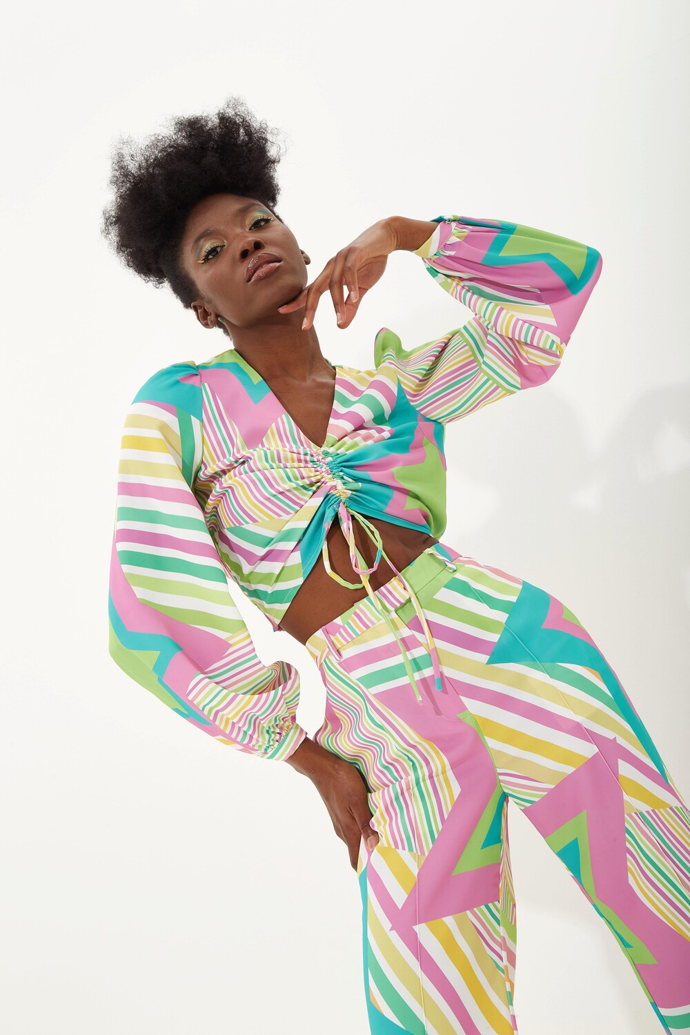 Топ со звездным принтом и сборкой спереди House of Holland, мультиколор
Топ со звездным принтом и сборкой спереди House of Holland, мультиколор