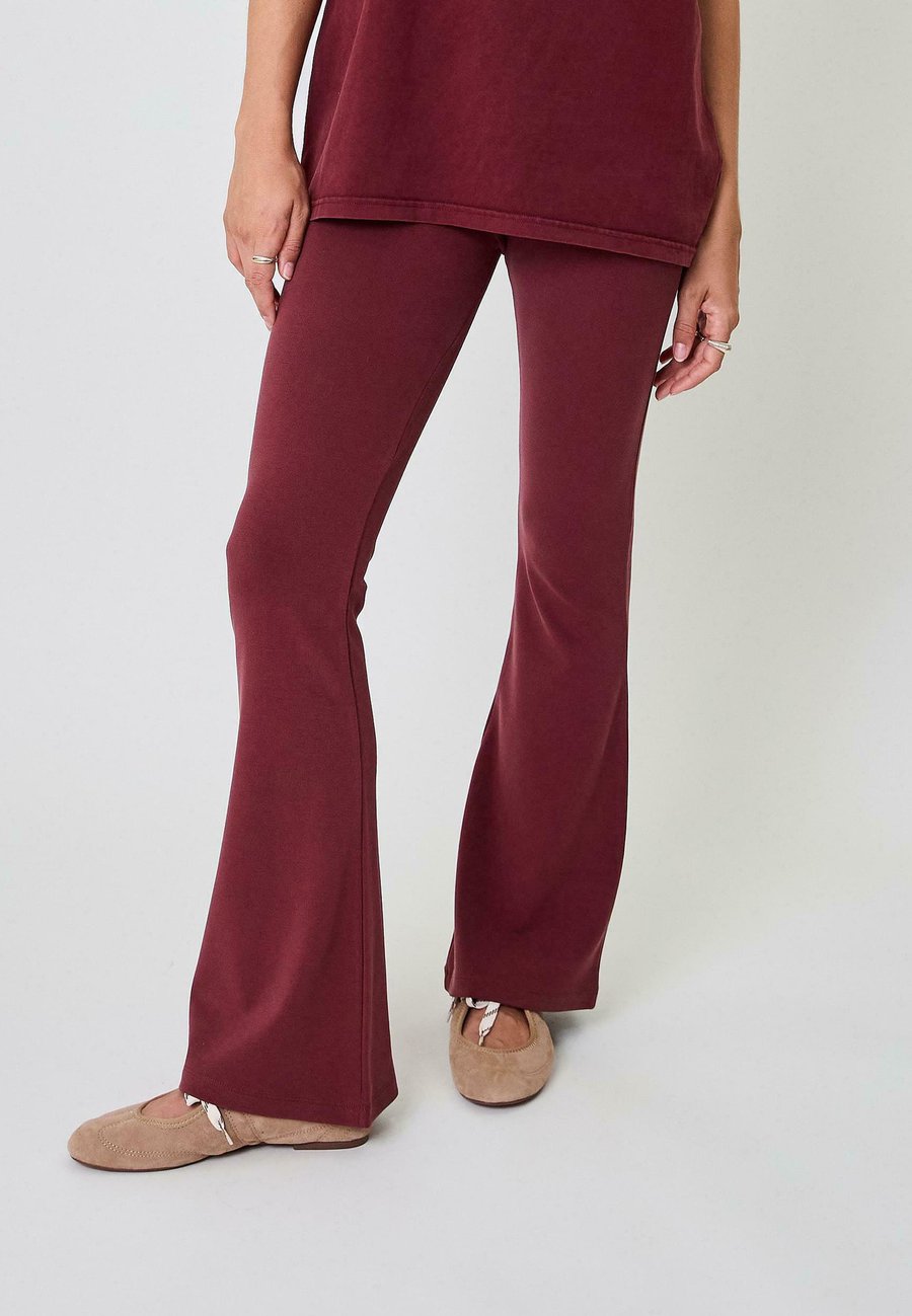 Брюки OH APRIL Leggings, Cherrywood/Berry
Брюки OH APRIL Leggings, Cherrywood/Berry