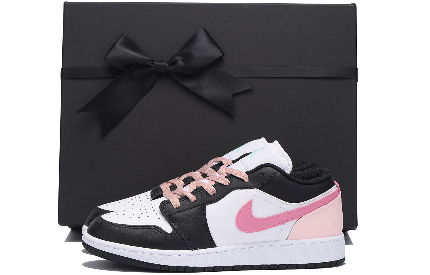 Кроссовки Air Jordan 1 Kids' Basketball Shoes Grade School
Кроссовки Air Jordan 1 Kids' Basketball Shoes Grade School