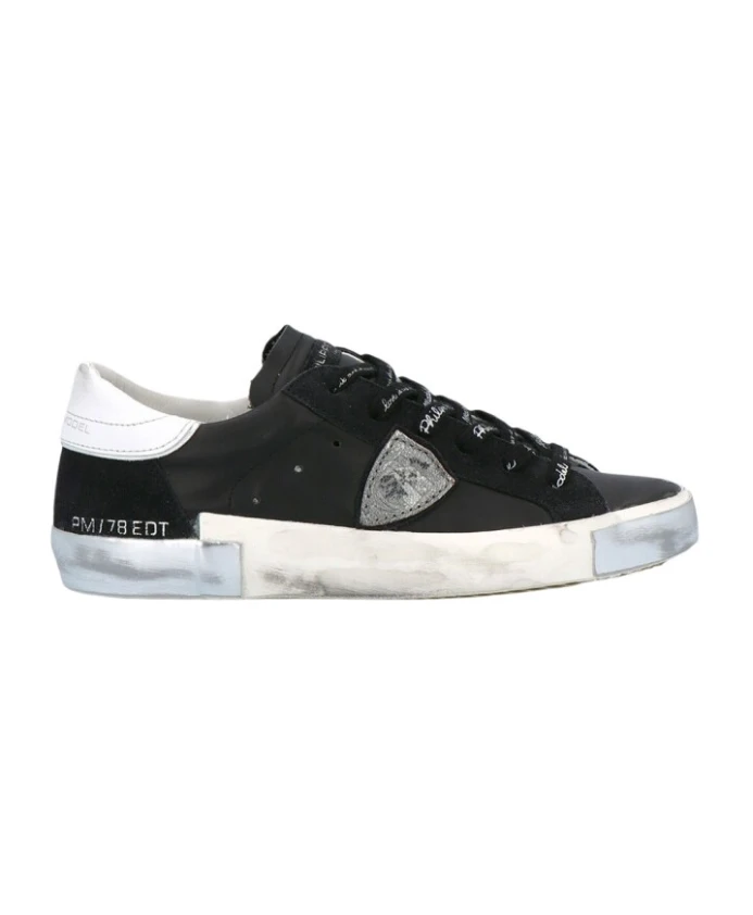 Низкие кроссовки в современном стиле Philippe Model, черный
Низкие кроссовки в современном стиле Philippe Model, черный