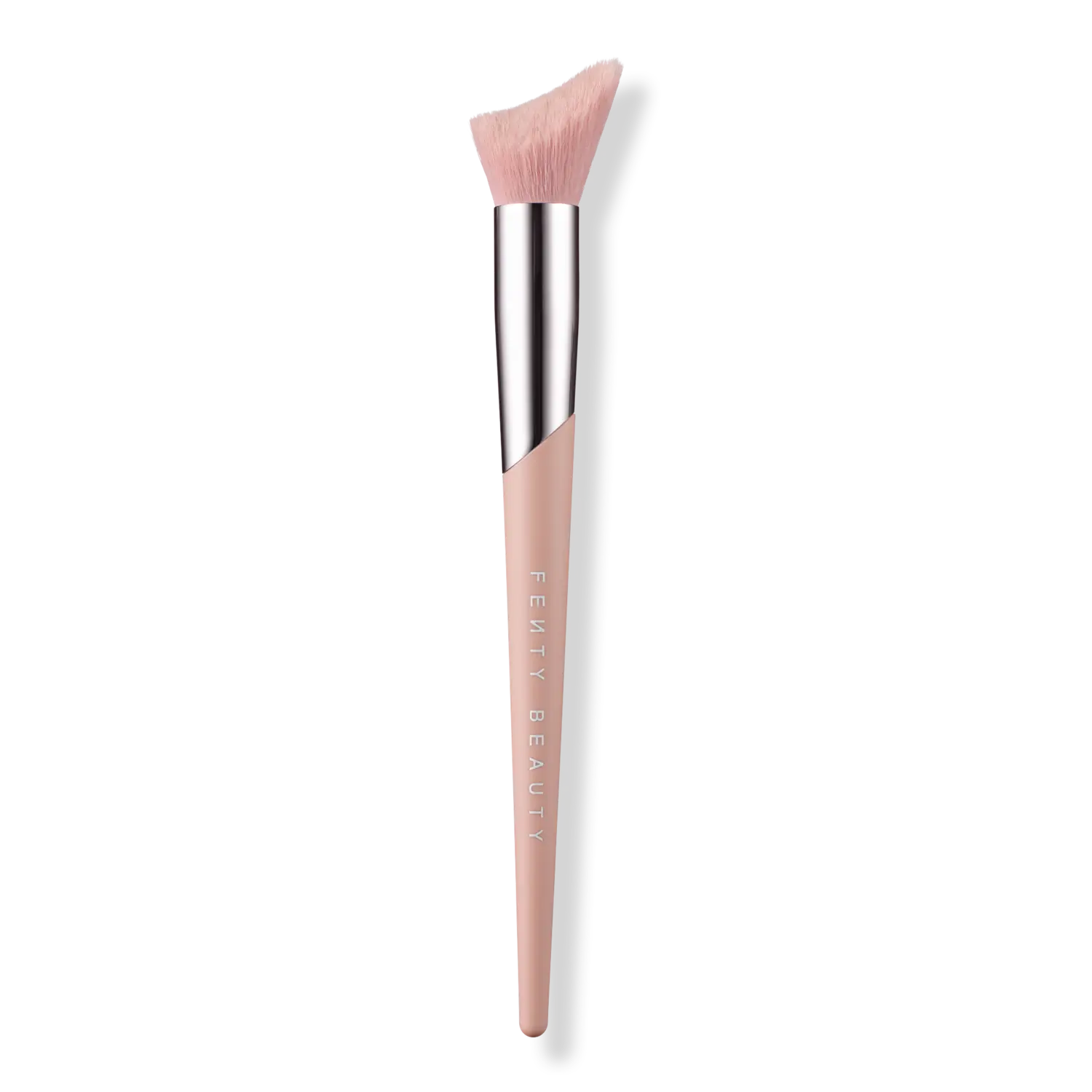 Кисть для хайлайтера, плотно прилегающая к щекам, 120 FENTY BEAUTY by Rihanna
Кисть для хайлайтера, плотно прилегающая к щекам, 120 FENTY BEAUTY by Rihanna