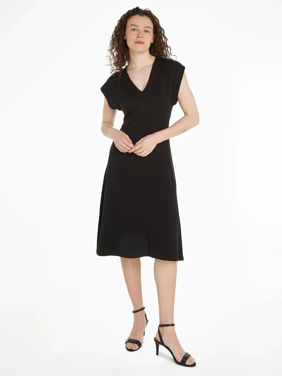 Платье из джерси Tommy Hilfiger "SHINY INTERLOCK V-NK NS KNEE DRS" с вышитым логотипом, черный
Платье из джерси Tommy Hilfiger "SHINY INTERLOCK V-NK NS KNEE DRS" с вышитым логотипом, черный