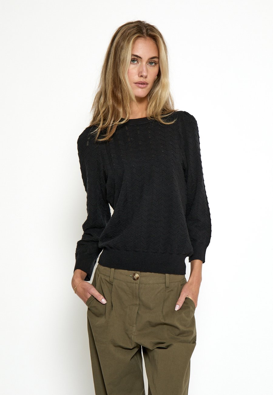 Джемпер PEPPERCORN Jumper, Black
Джемпер PEPPERCORN Jumper, Black