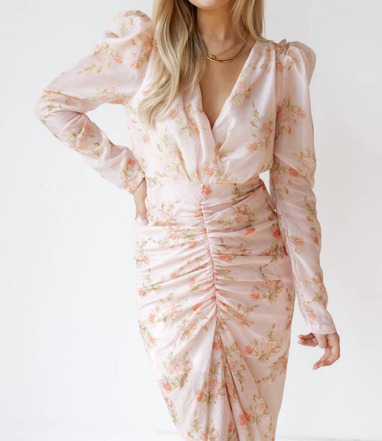 Камила цветочное миди-платье в розовом MABLE
Камила цветочное миди-платье в розовом MABLE