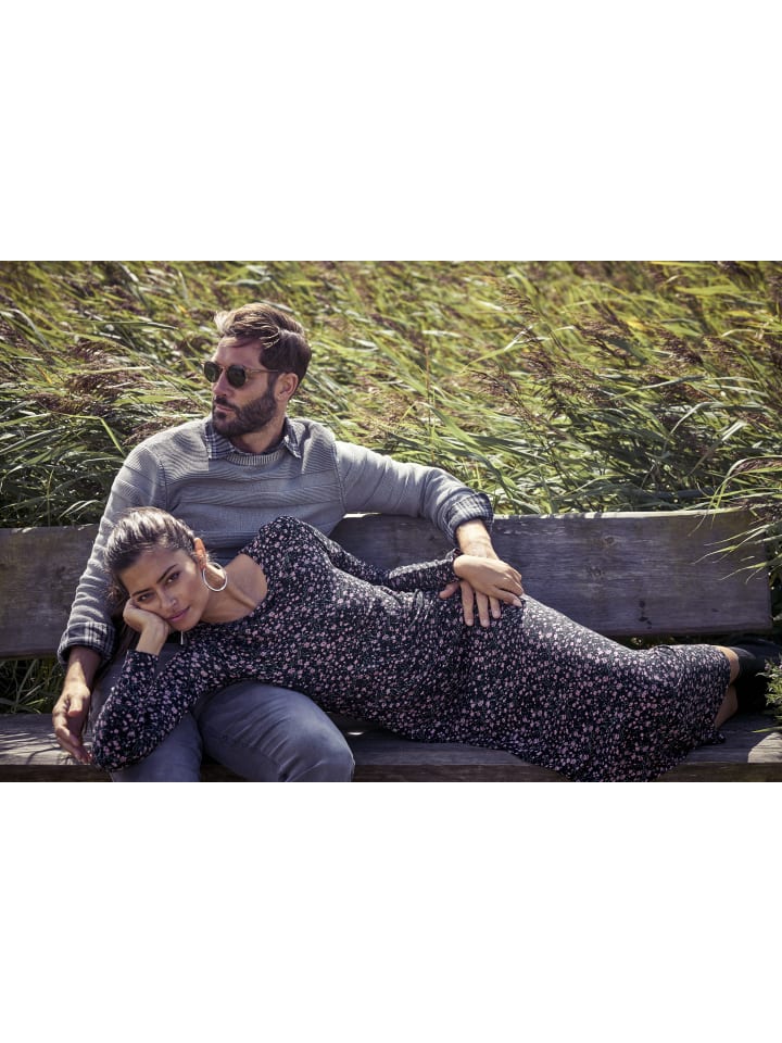 вязаная шапка черного и серого цвета Man's World
вязаная шапка черного и серого цвета Man's World