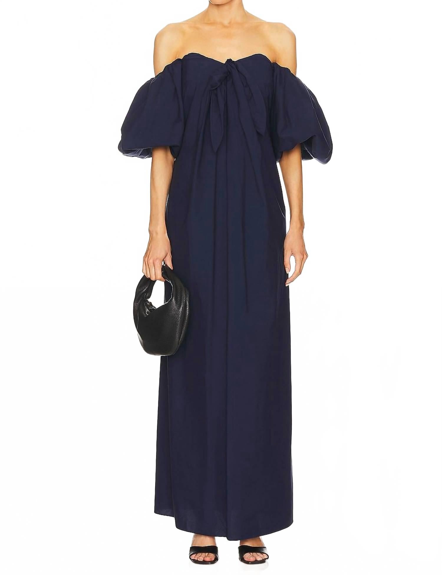Платье макси Reyna с открытыми плечами в темно-синем цвете Caroline Constas
Платье макси Reyna с открытыми плечами в темно-синем цвете Caroline Constas