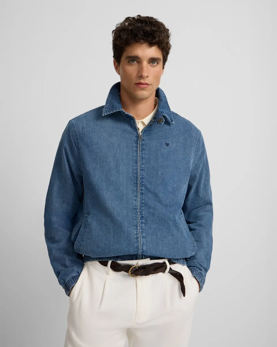 Мужская джинсовая бомбер-куртка синего цвета с эффектом потертости Silbon
Мужская джинсовая бомбер-куртка синего цвета с эффектом потертости Silbon