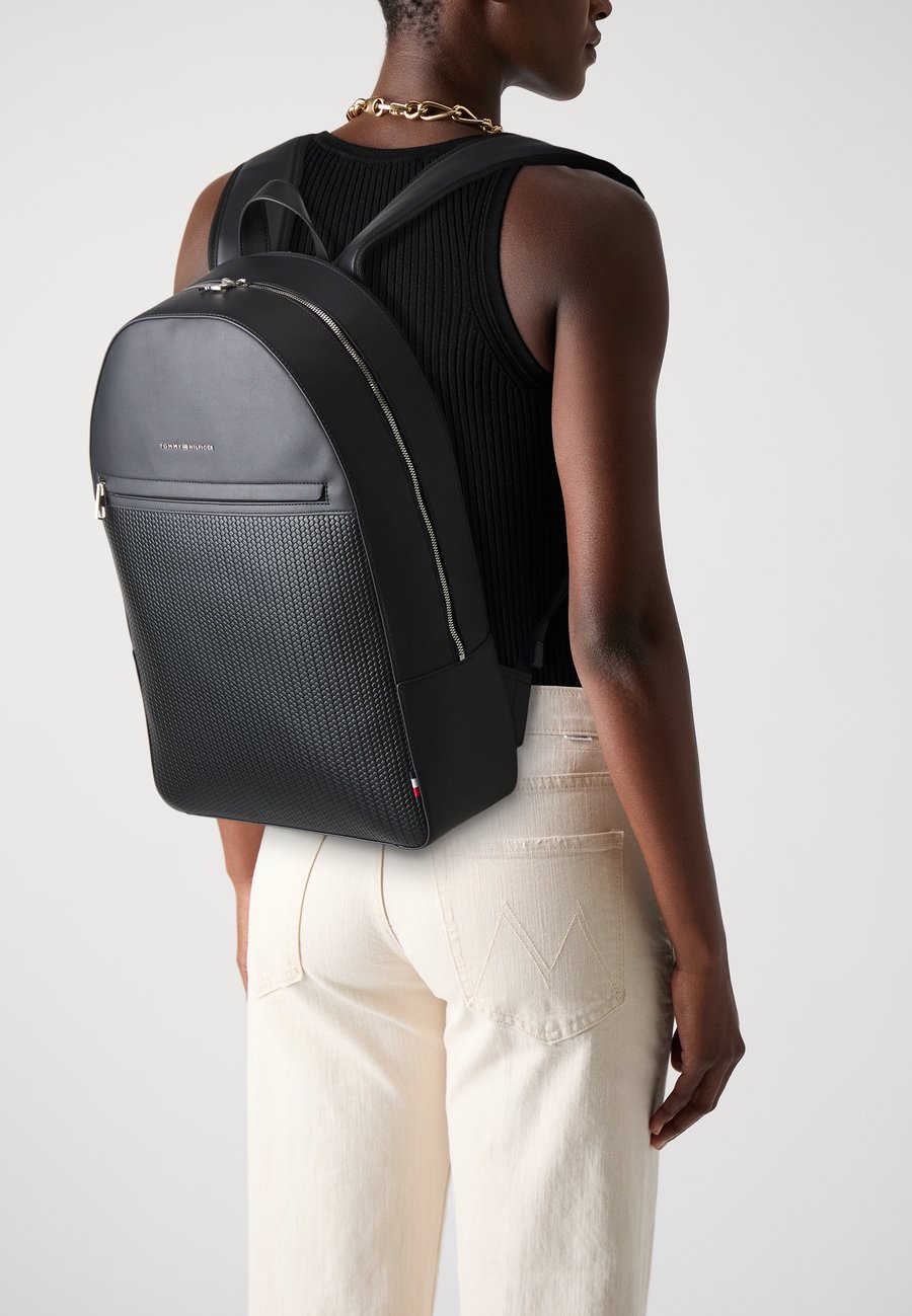 Рюкзак Tommy Hilfiger BACKPACK UNISEX, Black
Рюкзак Tommy Hilfiger BACKPACK UNISEX, Black