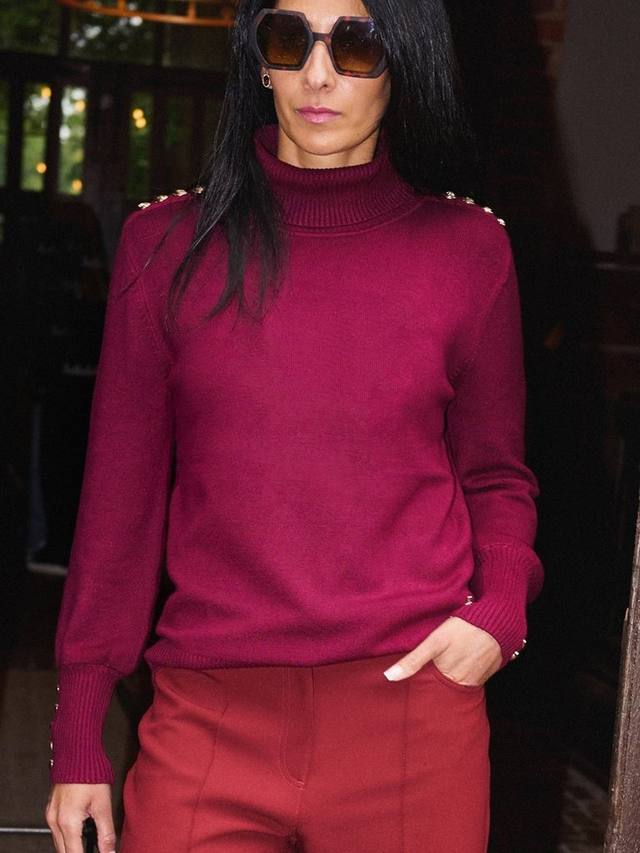 Джемпер с высоким воротником и пуговицами The Little Tailor, Claret
Джемпер с высоким воротником и пуговицами The Little Tailor, Claret