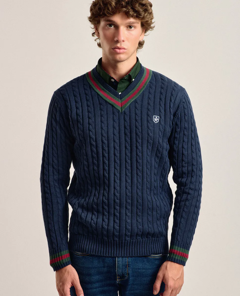 Мужской темно-синий свитер с V-образным вырезом, вязка косами Valecuatro
Мужской темно-синий свитер с V-образным вырезом, вязка косами Valecuatro