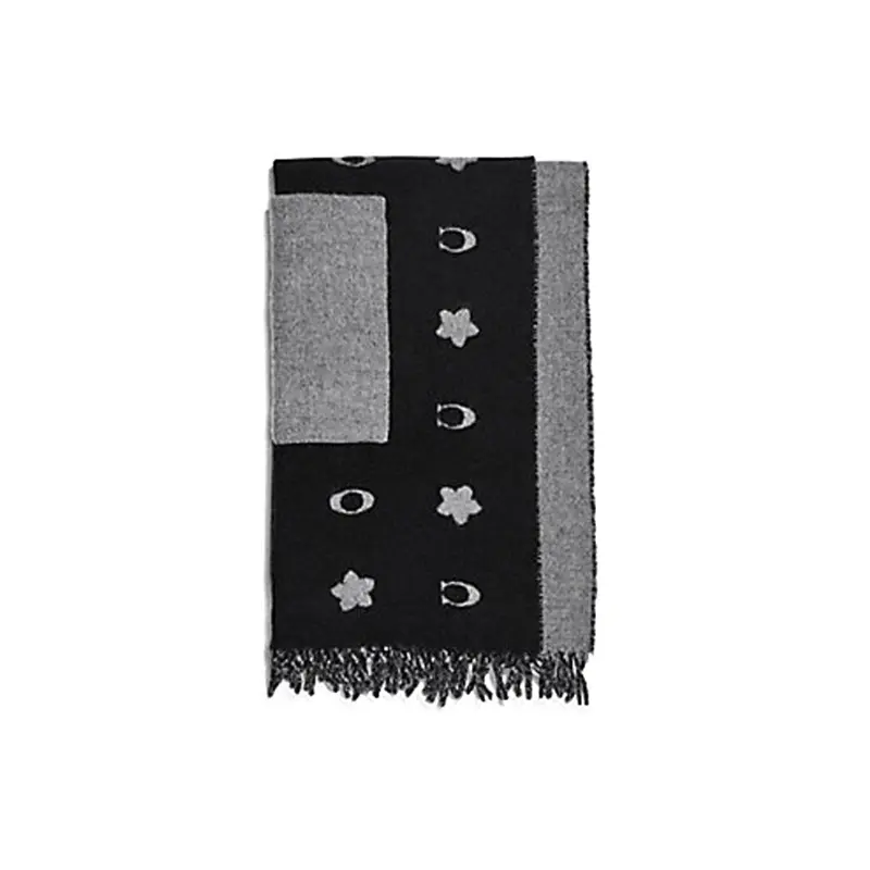 Женский вязаный шарф COACH
Женский вязаный шарф COACH