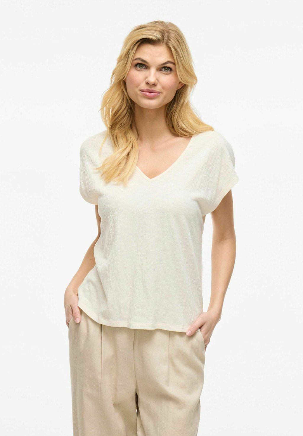 Футболка с принтом MIT V-AUSSCHNITT FLÜGELÄRMEL VILA, белый
Футболка с принтом MIT V-AUSSCHNITT FLÜGELÄRMEL VILA, белый