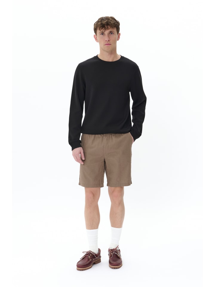 Шорты прямого кроя MAbarton в цвете Орех Matinique
Шорты прямого кроя MAbarton в цвете Орех Matinique