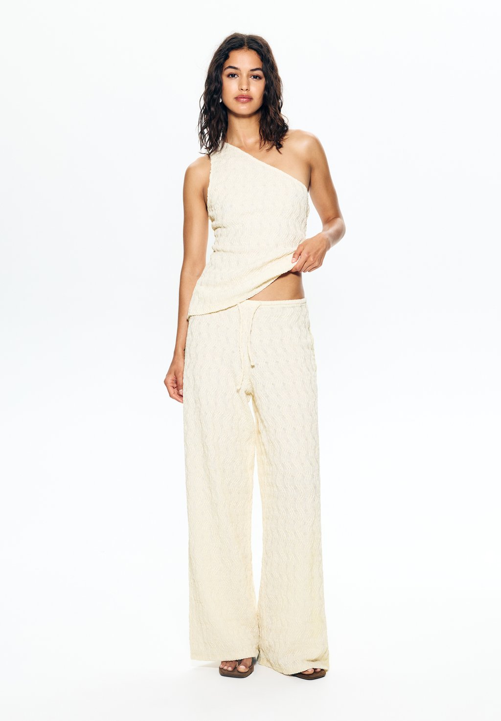 Топ Blouse PULL&BEAR, бежевый
Топ Blouse PULL&BEAR, бежевый