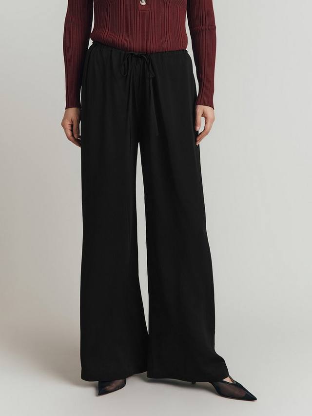 Брюки из осинового креп-атласа Ghost, черный
Брюки из осинового креп-атласа Ghost, черный