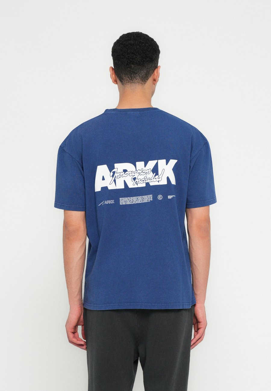 Футболка ARKK Copenhagen UNISEX, Vintage Blue/Blue
Футболка ARKK Copenhagen UNISEX, Vintage Blue/Blue