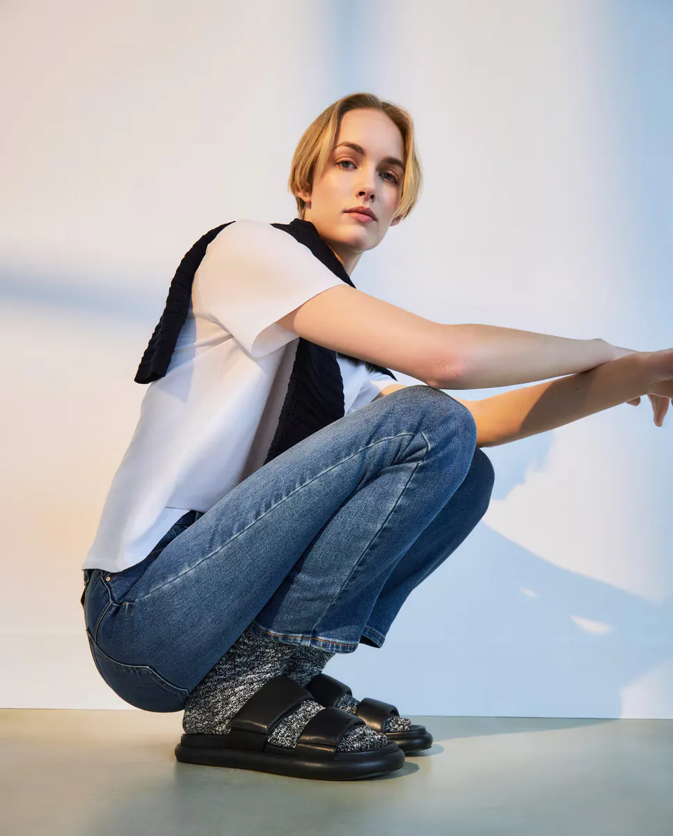 Женская базовая футболка с короткими рукавами Woman El Corte Inglés, белый
Женская базовая футболка с короткими рукавами Woman El Corte Inglés, белый
