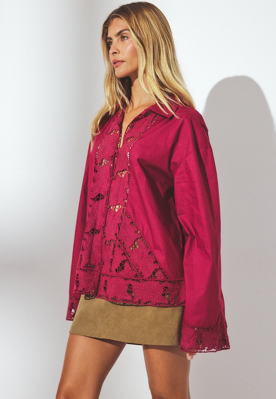 Блуза NA-KD LONG SLEEVE , Raspberry/Bordeaux
Блуза NA-KD LONG SLEEVE , Raspberry/Bordeaux