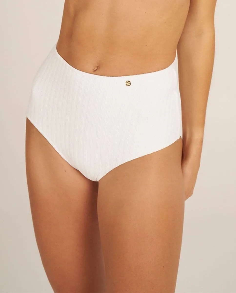 Плавки бикини с высокой посадкой из фактурной ткани Bohodot, цвет Crudo
Плавки бикини с высокой посадкой из фактурной ткани Bohodot, цвет Crudo