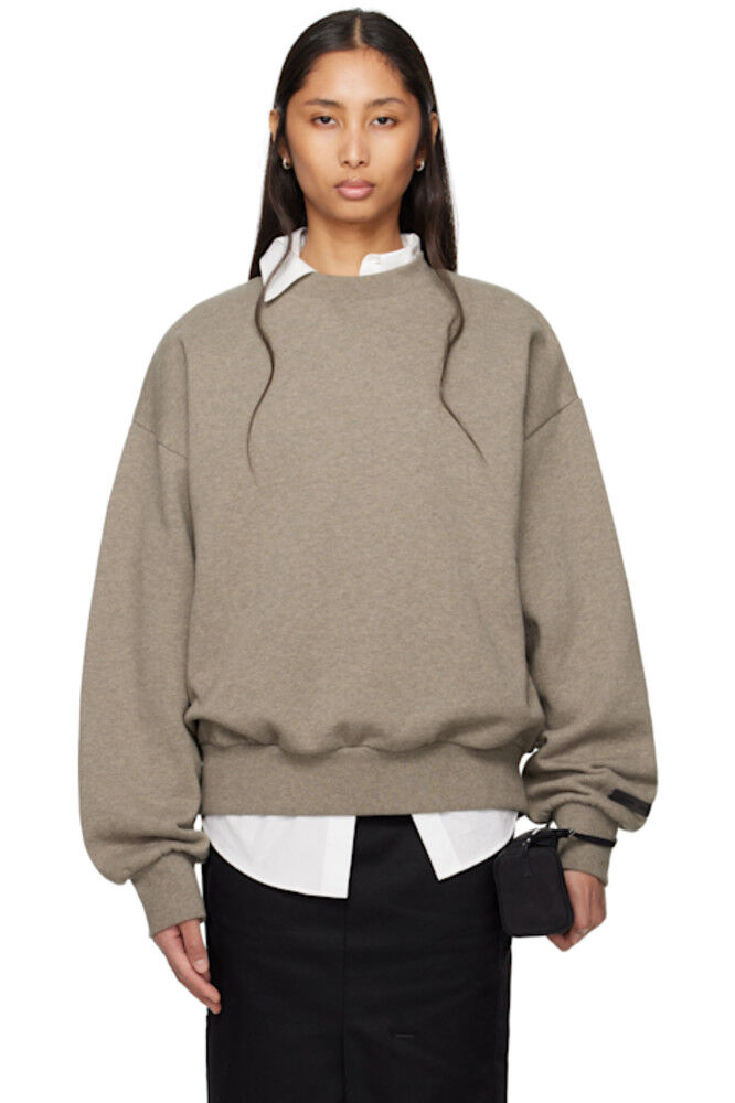 Серая классическая толстовка с круглым вырезом Fear of God ESSENTIALS
Серая классическая толстовка с круглым вырезом Fear of God ESSENTIALS