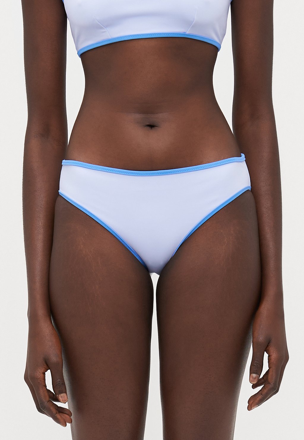 Плавки бикини ESSENTIALS CLASSIC LOGO Tommy Hilfiger, светло-голубой
Плавки бикини ESSENTIALS CLASSIC LOGO Tommy Hilfiger, светло-голубой