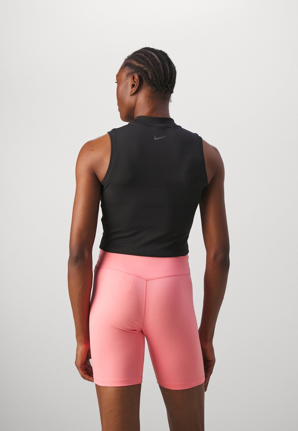 Топ One Capsule Mock Tank Nike, черный
Топ One Capsule Mock Tank Nike, черный