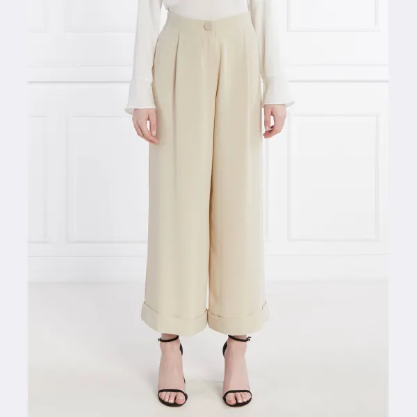 Брюки свободного кроя Armani Exchange, бежевый
Брюки свободного кроя Armani Exchange, бежевый