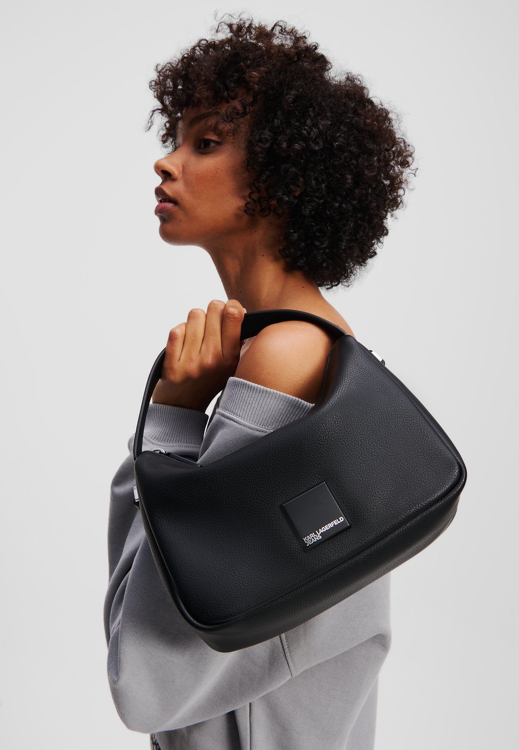 Сумка MINI Karl Lagerfeld Jeans, черный
Сумка MINI Karl Lagerfeld Jeans, черный