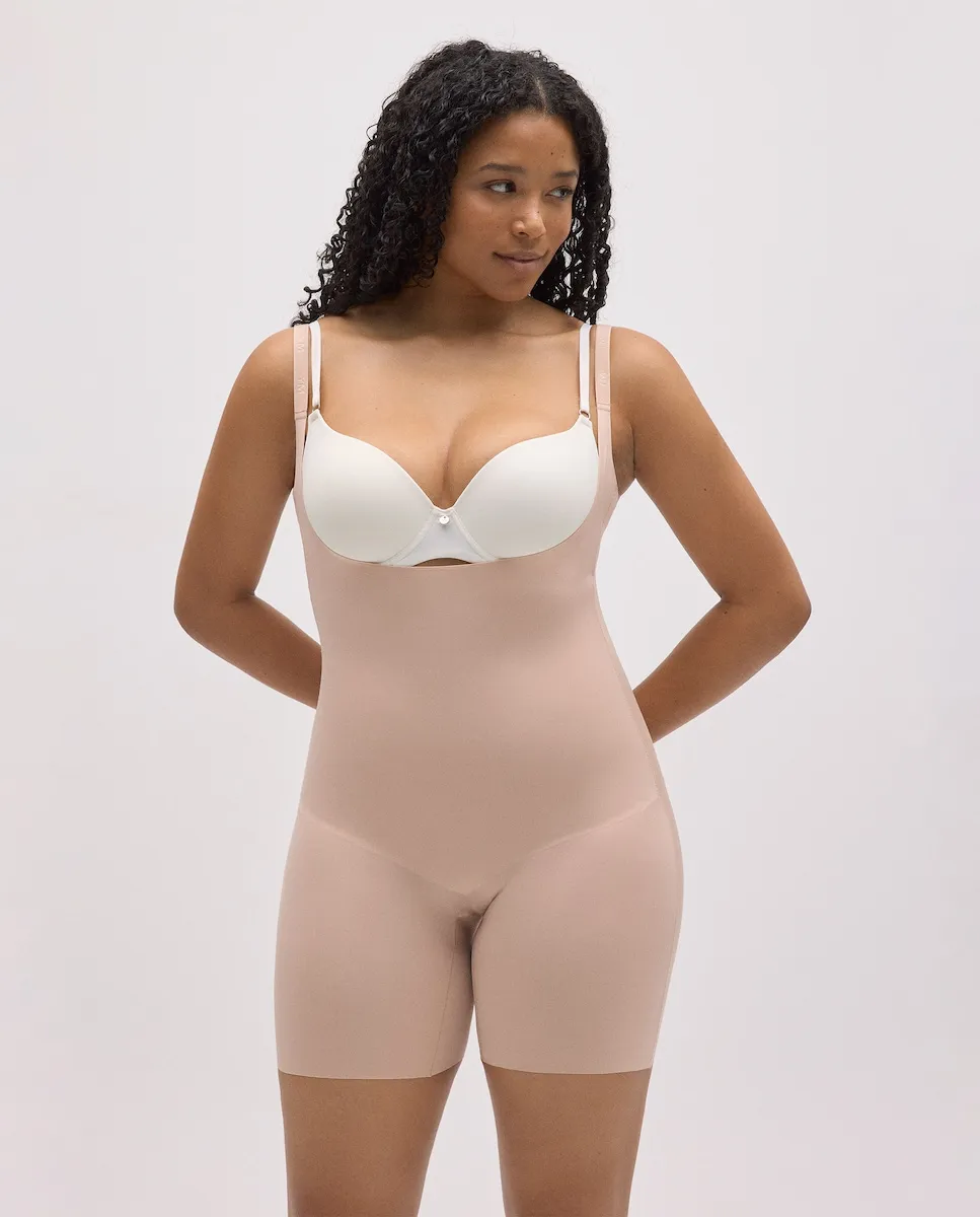 Корректирующее боди с открытой конструкцией и невидимыми швами Ysabel Mora, темно-коричневый
Корректирующее боди с открытой конструкцией и невидимыми швами Ysabel Mora, темно-коричневый