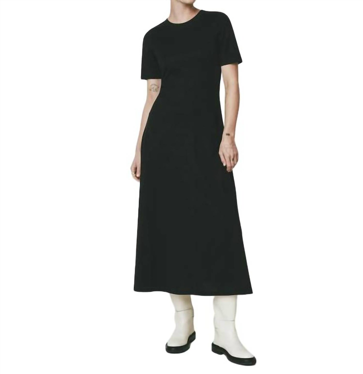 Черное платье Chateau Sophie Rue, черный
Черное платье Chateau Sophie Rue, черный