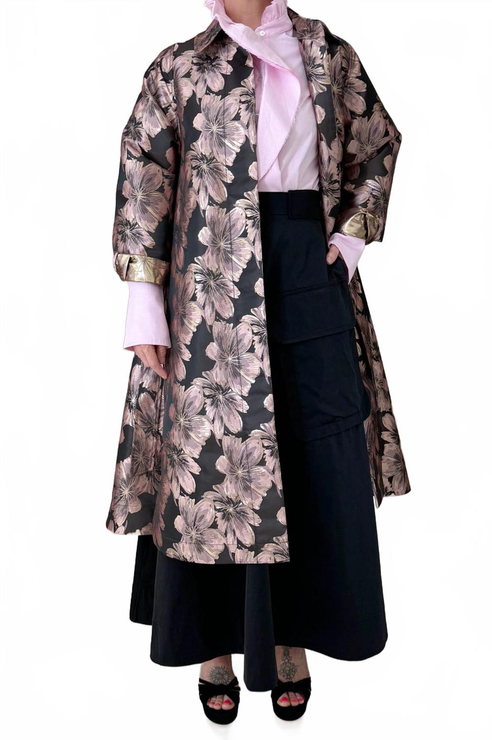 Легкое вечернее пальто A-силуэта Lame Mandarin Neck в нежно-розовом цвете Psophia
Легкое вечернее пальто A-силуэта Lame Mandarin Neck в нежно-розовом цвете Psophia