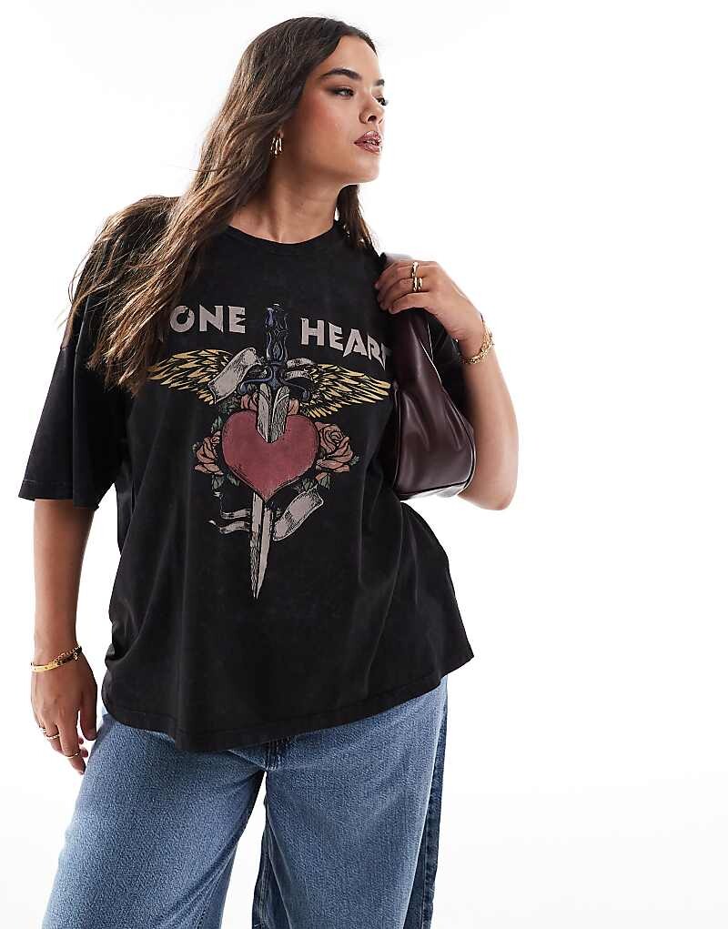 Темно-угольная футболка бойфренда ASOS DESIGN Curve с графическим принтом в виде камня Stone Heart
Темно-угольная футболка бойфренда ASOS DESIGN Curve с графическим принтом в виде камня Stone Heart